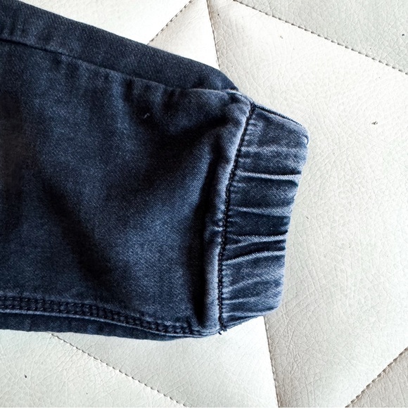 Souris Mini 🇨🇦 • Joggers - Picture 4 of 4